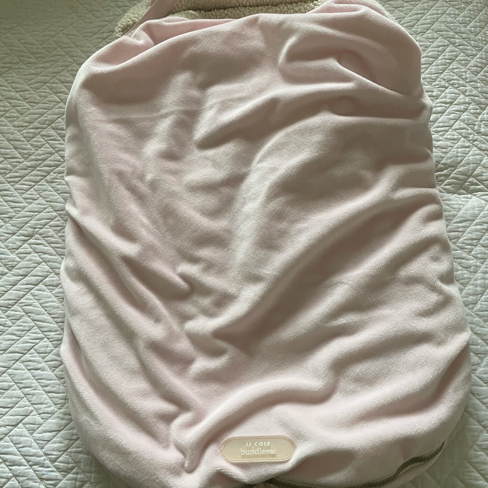 JJ Cole pale pink bundle me for infant car seat. Very good used condition